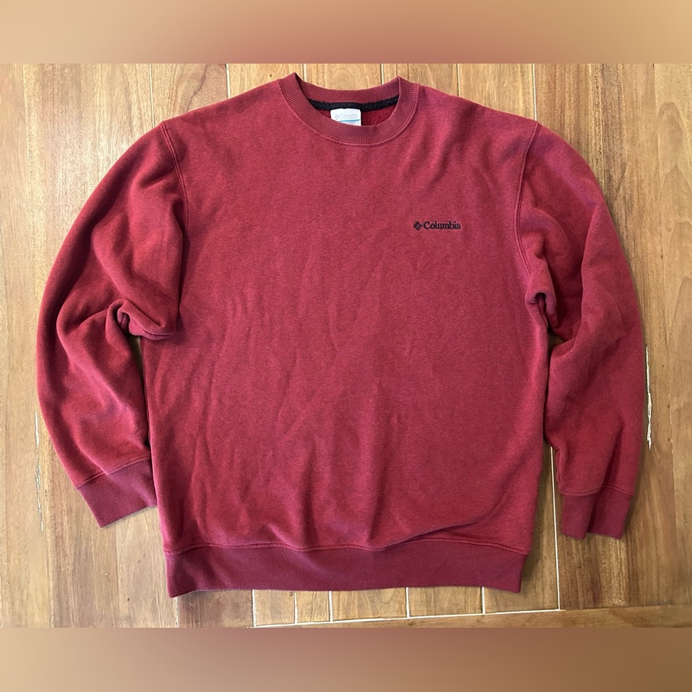 Columbia Men's Red Sweatshirt. Medium